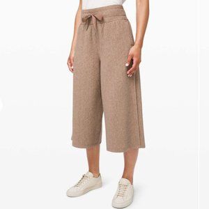 Lululemon Retreat Yourself crop wide leg pants Heathered Soft Sand size 4